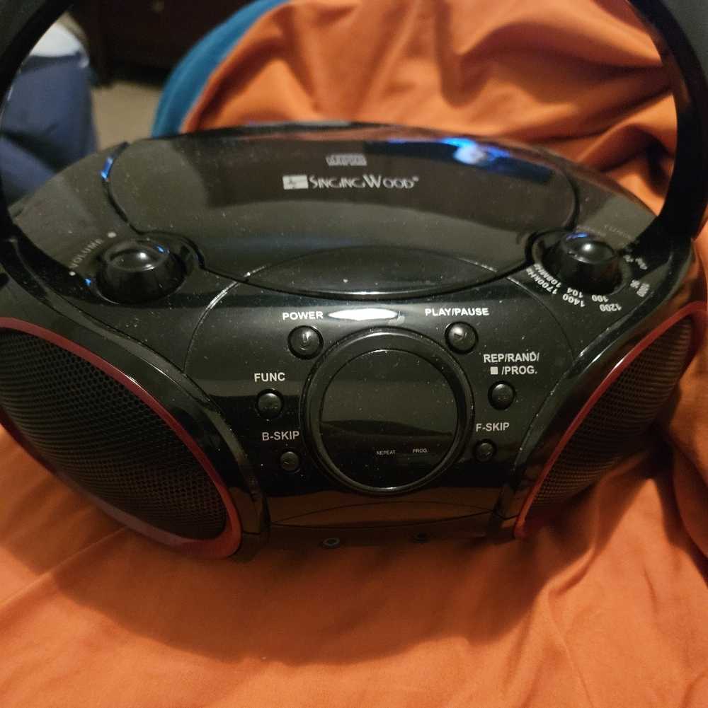 Black and Red Portable CD Boombox with AM/FM